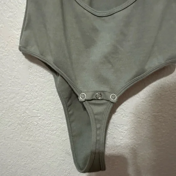 James Street Co Nar Body Suit in Warm Grey - Size M NWT - Picture 7 of 10